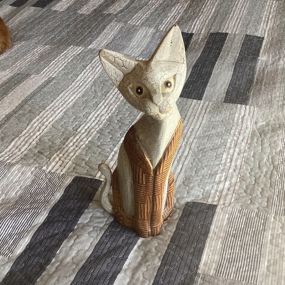 SOLID WOOD PAINTED DECOR CAT - Picture 1 of 9